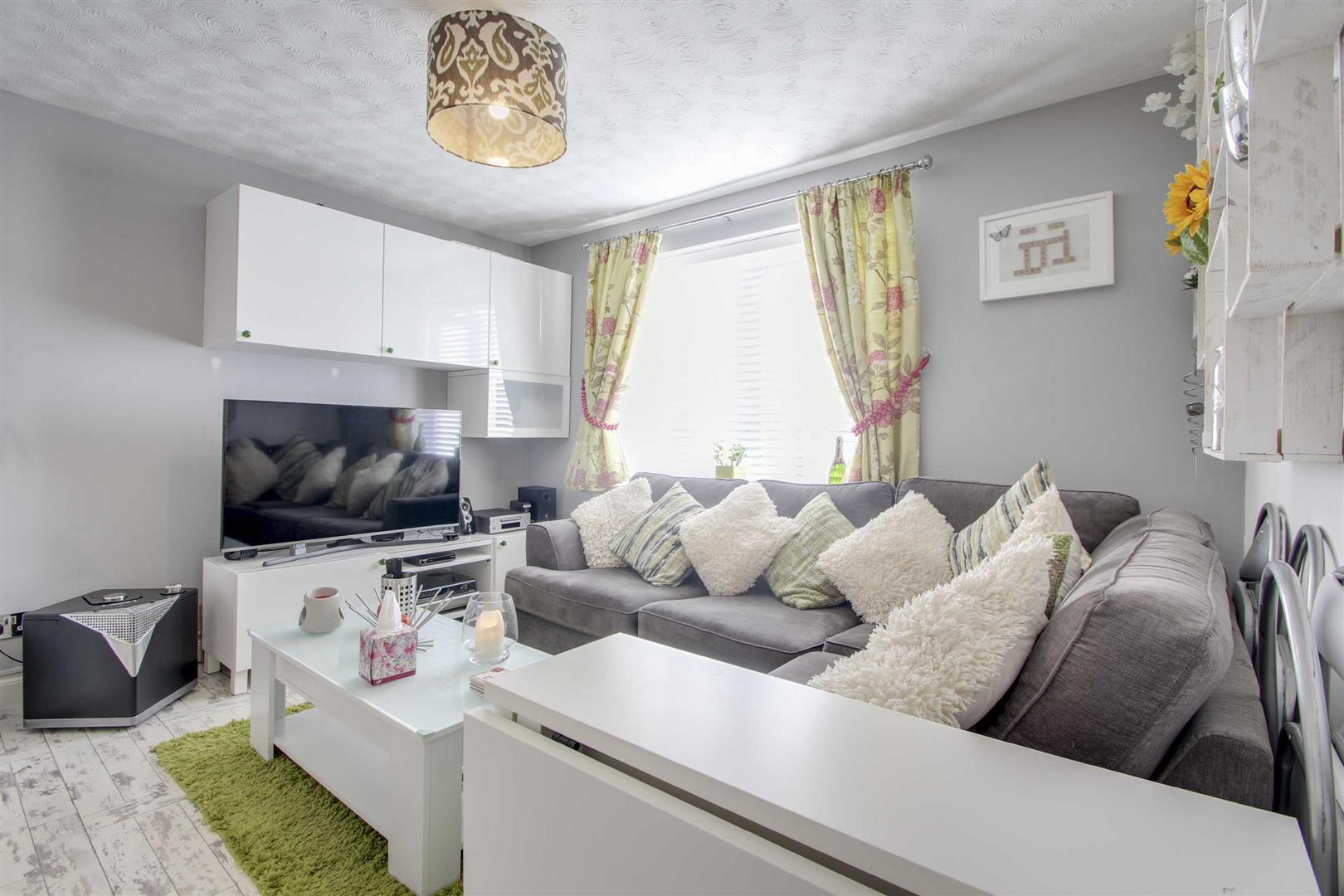 Tenterden Crescent, Kents Hill, Milton Keynes